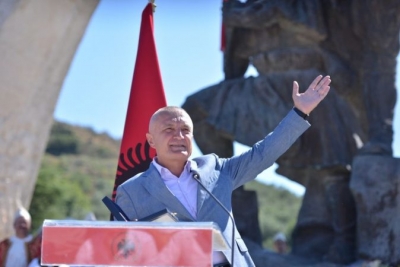 “Nga Monumenti i Lirisë”, Meta mesazh nga Vlora: Nderova sot 38 patriotë të kësaj krahine, të ndërtojmë atdheun tonë për të gjithë qytetarët