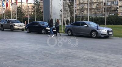 Kryemadhi takon Ambasadorët e BE-së një javë para protestës