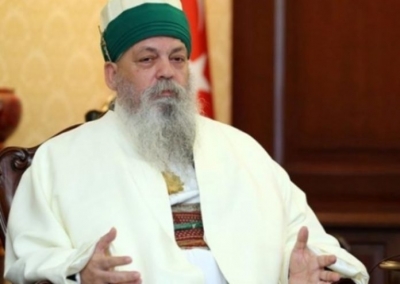 Baba Mondi mesazh politikës nga Gjirokastra: Të mendojnë më tepër për Shqipërinë