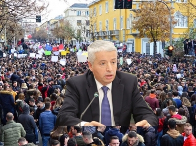 Sandër Lleshaj, ministri i vetëm që kërcënon studentët me burg!