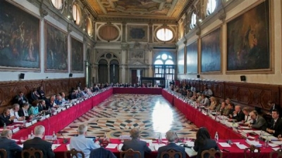 Komisioni i Venecias rrëzon ligjin anti-shpifje të Edi Ramës