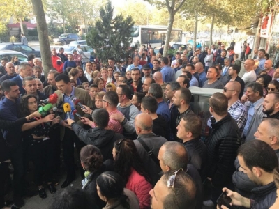Unaza e Re, Basha: Rama-Veliaj e nisën me Teatrin, përfunduan tek pragjet e shtëpive!