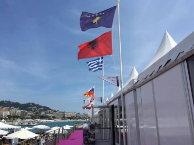 Flamuri i Kosovës dhe ai i Shqipërisë valëviten në Cannes
