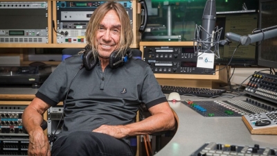 Iggy Pop lavdëron muzikën shqipe, promovon bendet nga Kosova