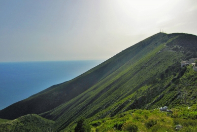 Zjarr i madh në Llogara, rrezikohet Parku Kombëtar