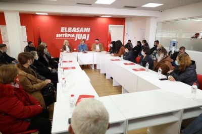 Kryemadhi prezanton kandidatët: Elbasanin nuk mund ta marrë peng Rama dhe Balla