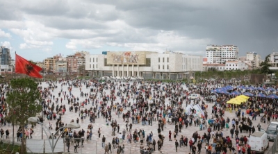 Tkurret sërish popullsia/ INSTAT: Largimi më i madh jashtë vendit në 2021