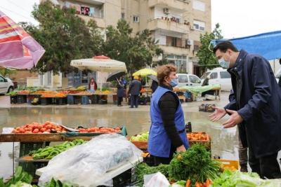 Basha në Vlorë: Bizneset e vogla janë lënë në baltë, shqiptarët duan një qeveri që t’iu sjellë shpresë!