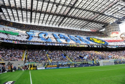 Tifozët zikaltër “pushtojnë” San Siron, ndeshja e së shtunës përcakton fatin e Interit