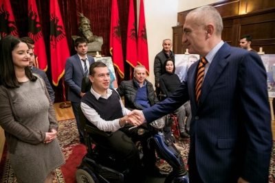 Presidenti Meta priti një grup personash me aftësi të kufizuar (PAK)
