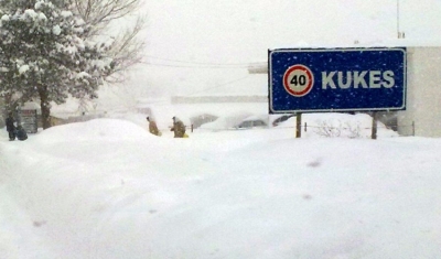 Gjysma e qarkut Kukës e bllokuar nga dëbora
