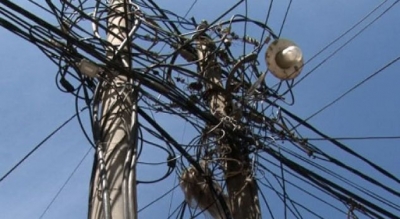 Vidhen kabllot elektrike për ndriçimin e rrugës nacionale Korçë-Ersekë