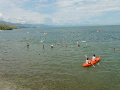 “Dita e Liqenit” në Shkodër , të rinjtë garojnë në sportin e notit