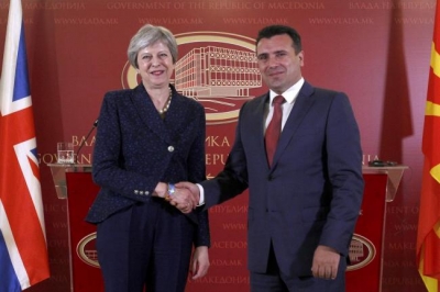 Theresa May viziton Shkupin, porosia e fortë për politikanët e Maqedonisë