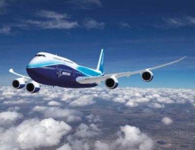 Boeing prezanton avionin që fluturon nga New York në Londër për 2 orë