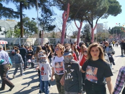 Të rinjtë protestë në Tiranë: Edi Rama si Asadi