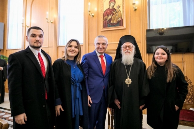Meta: Uroj që Krishtlindjet e tjera të na gjejnë me negociata të çelura
