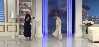 Aktorja shqiptare vjen zbathur në emisionin “Rudina”