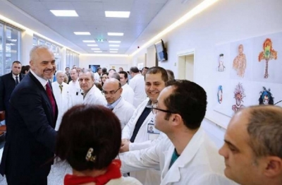 Rama jashtë realitetit/ Rrogat e mjekëve në Shqipëri, më të larta se në Gjermani