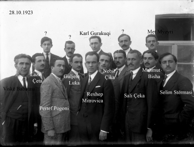 Personalitetet e Ministrisë së Arsimit në një foto historike