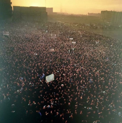 1990/“Bashkëpunoni me ushtrinë, mbani nën kontroll elementin armik”