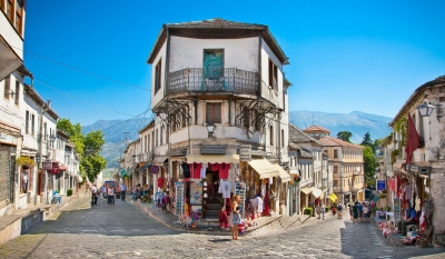 AFP: Gjirokastra, e zhytur në histori, por duke u rrënuar