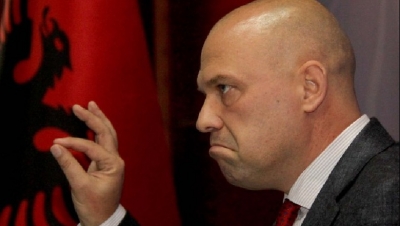 Manjani: Presionin e ka qeveria, dialogu politik u dogj në 2017