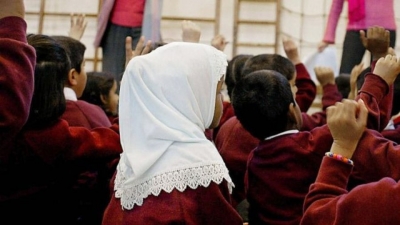 Austria ndalon me ligj shaminë e kokës në shkollat fillore