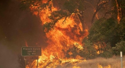Pamje ferri, tornado zjarri mbulojnë Kaliforninë, dy të vdekur (FOTO)