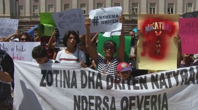 Komuniteti rom dhe egjiptian në protestë për dritat