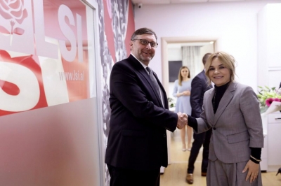 Kryemadhi flet pas takimit me Palmer: Hallet tona do t’i zgjidhim ne shqiptarët