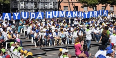 Venezuelë, mijëra vullnetarë presin ndihmën humanitare