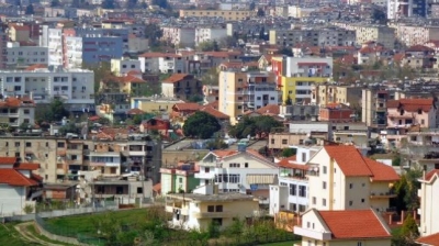 I premtoi legalizim banese një shtetasi kundrejt 500 mijë lekëve, arrestohet