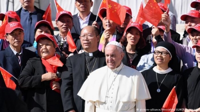 Koment: Historike dhe delikate - Marrëveshja mes Kinës e Vatikanit