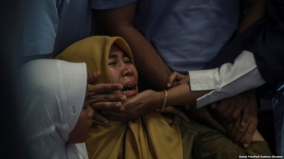 Gjendet kutia e zezë e aeroplanit që u rrëzua në Indonezi