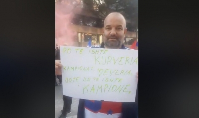 &#039;Po të ishte kur*ëria kampionat, qeveria dilte kampione&#039;, korçari i famshëm godet sërish