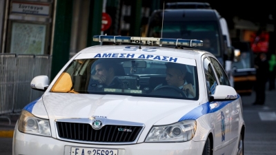 Greqi, shqiptarët dhunojnë dhe grabisin të moshuarën