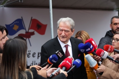 Shpopullimi masiv/ Berisha: Rama po zbaton platformën e Çubrilloviçit