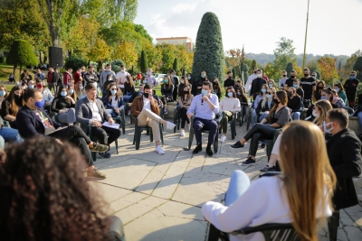 Basha me studentët,Rama me inceneratoret