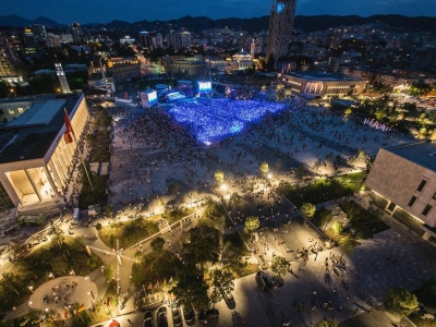 Fotot flasin vetë... 9 zonat më të bukura të Tiranës
