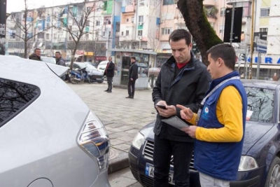 Koncesioni i ri, si do zhvasë Veliaj qytetarët përmes parkimit, ia jep oligarkëve