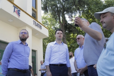 Basha nga Teatri Kombëtar: Përballë kemi një bandë mafioze, Rama po kërkon të pastrojë 200 mln euro