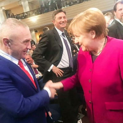 Ilir Meta takim me Merkel në Munih: Dha mesazhe të qarta