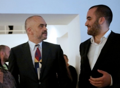 FOTO/ Galeria e Universitetit të Arteve në shërbim të djalit të Kryeministrit Rama