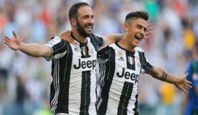 Ndryshime në radhët e Juventus, Higuain del në shitje, Dybala ende jo