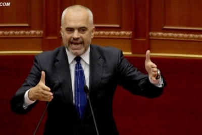 “Edi Rama, kryeministri ynë demagog e narcizist”