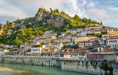 ‘Mbroni demokracinë/ Edhe Berati në këmbë: ‘Nuk do lejojmë votime farsë në qytetin tonë’