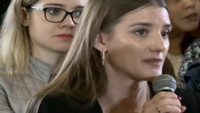U shfaq si ekselente në takimin me Ramën, ‘studentja’ punonjëse prej 3 vitesh në Bashkinë e Tiranës