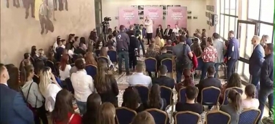 Estradë myzeqare e Ramës në Lushnjë, mbron simbolet komuniste