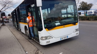 Masat ndaj koronavirusit/ Nga nesër s’ka urbanë, pezullohet pa afat shërbimi i transportit publik